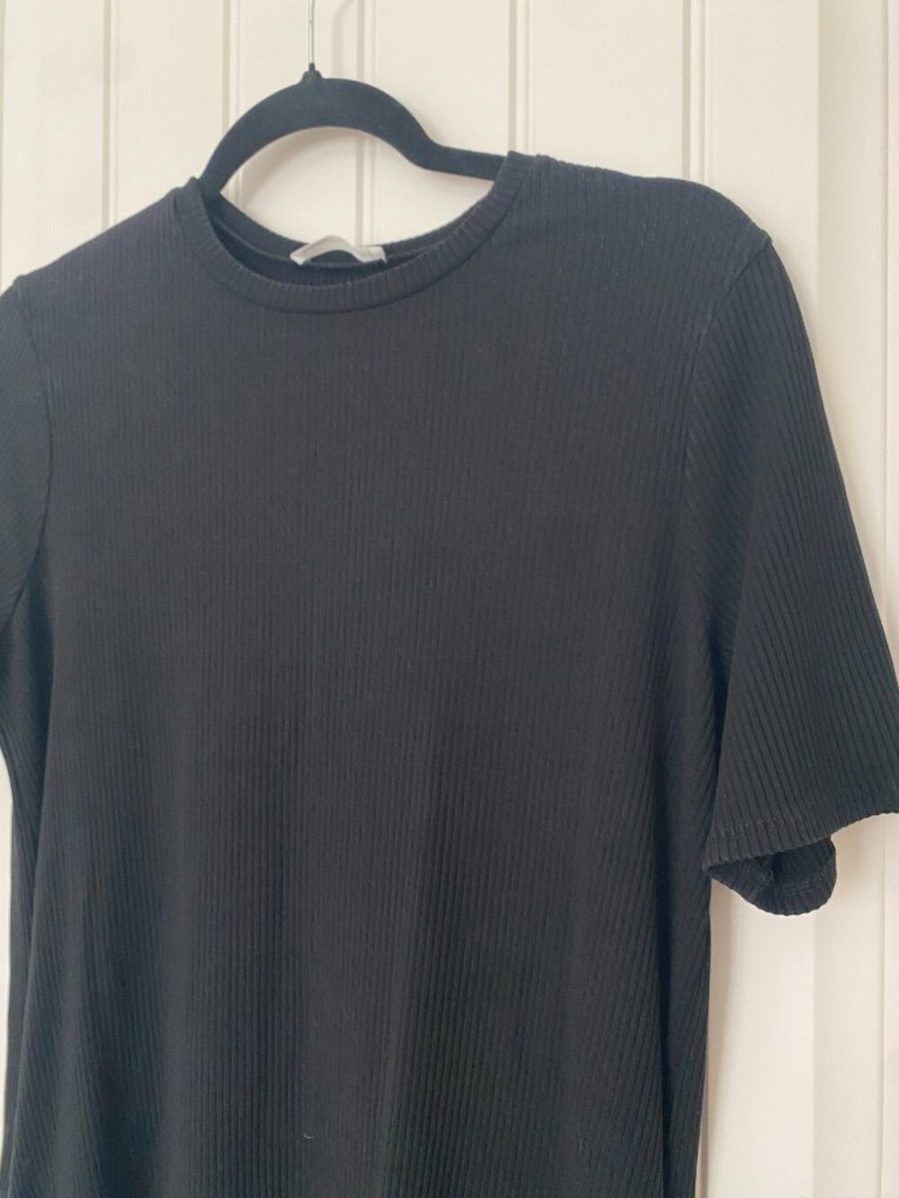 Reformation Jeans | Charli Ribbed T-Shirt Dress in Black - Picture 6 of 11